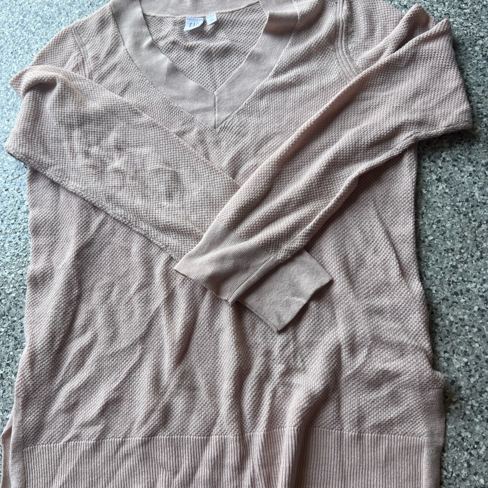 Gap light wight pull over sweater